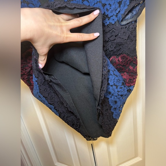 Karl Lagerfeld - Short Sleeve Business Casual Burgundy and Navy Lace Blouse - Picture 6 of 9